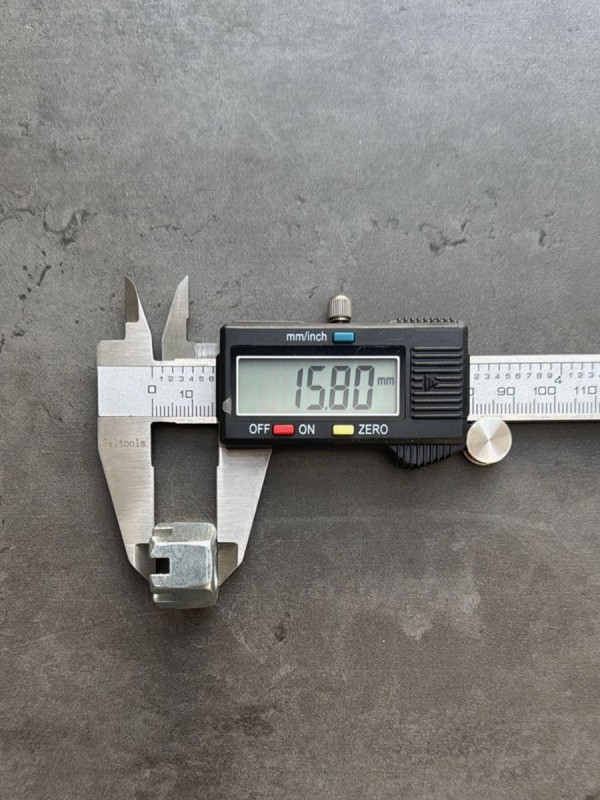 Гайка М12х1,5 корончатая