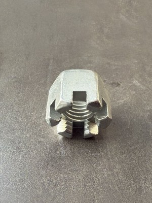 Гайка М14 корончатая