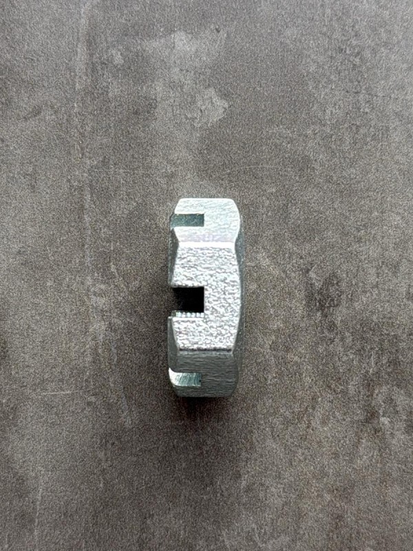 Гайка корончатая, прорезная низкая М27х1,5 ГОСТ 5919-73, покрытие цинк