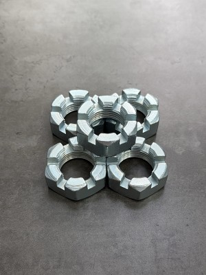 Гайка корончатая, прорезная низкая М27х1,5 DIN 937