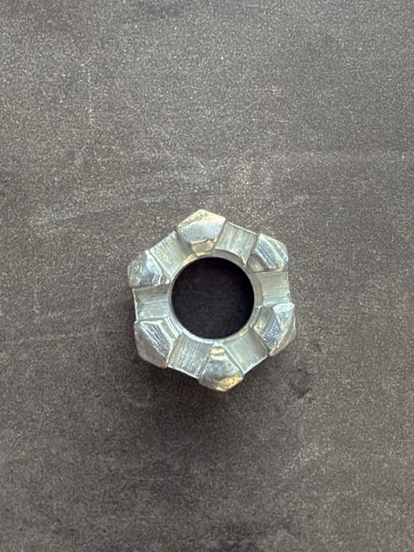 Гайка М8 прорезная