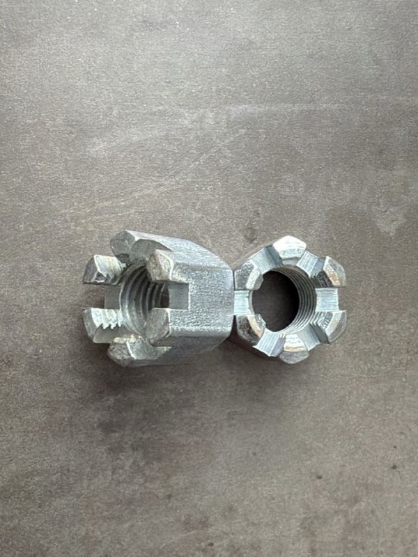 Гайка корончатая, прорезная М16х2 DIN 937