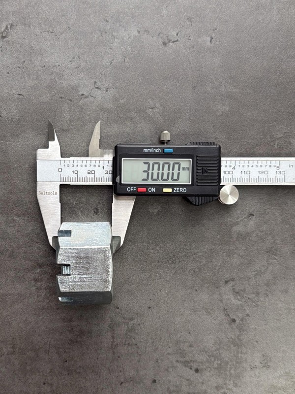 Гайка корончатая М27х2 Н-30 4х4 01.014