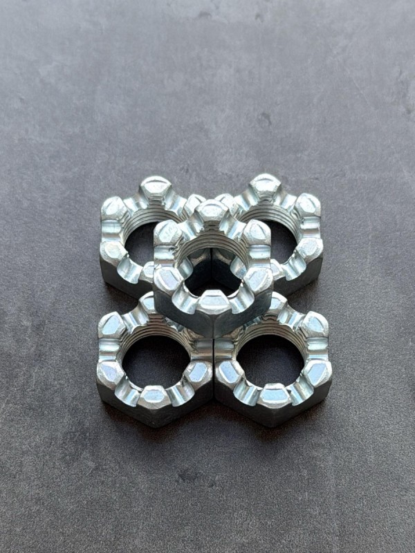 Гайка корончатая, прорезная низкая М18х1,5 ГОСТ 5919-73, класс прочности 8, покрытие цинк